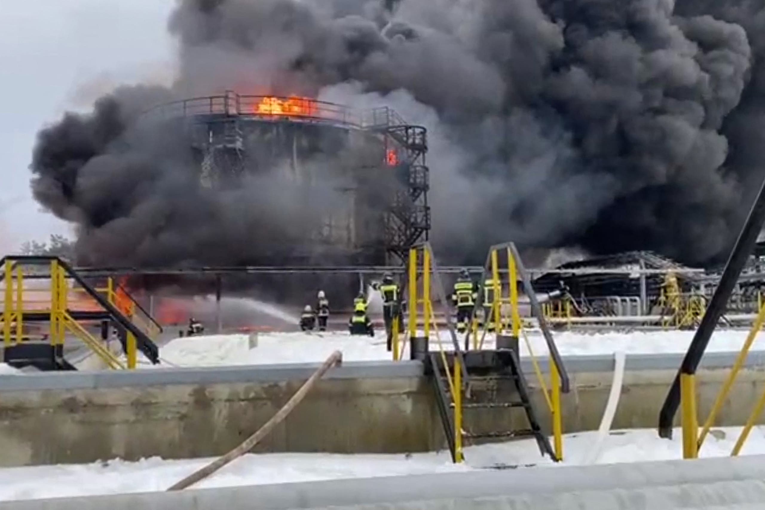 Ukraine Strikes Key Russian Oil Refinery in Rostov Region with Storm Shadow Missiles