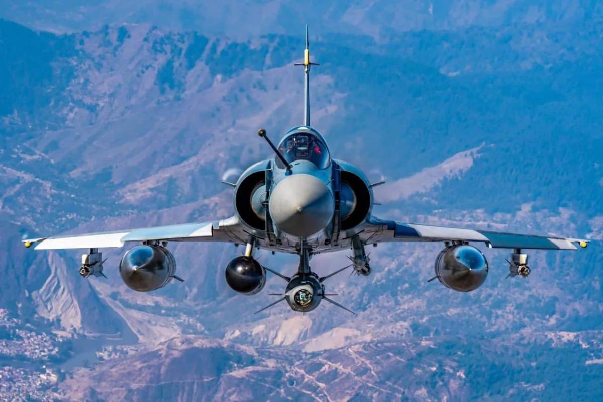 India clears multibillion‑dollar arms package, plans to buy Israeli SPICE-1000 bomb kits.